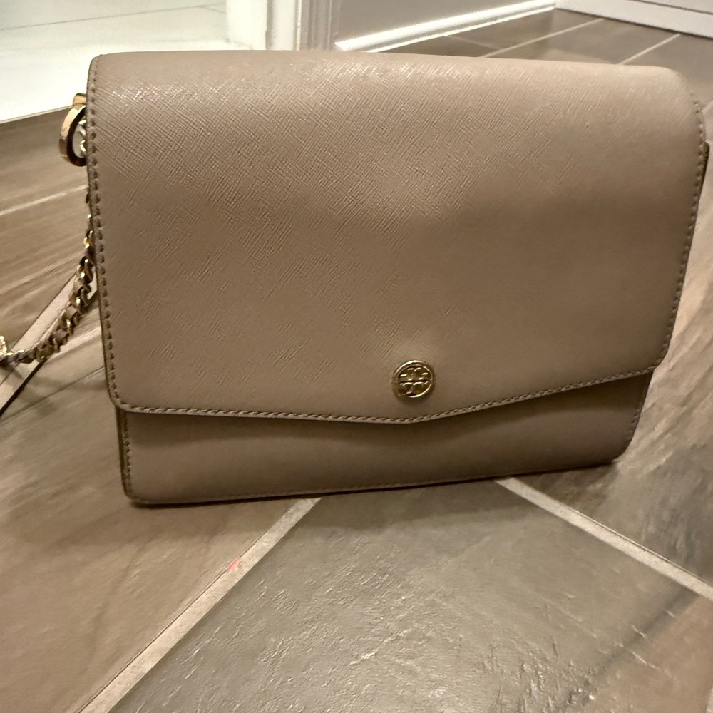 Elegant Tan Crossbody Bag